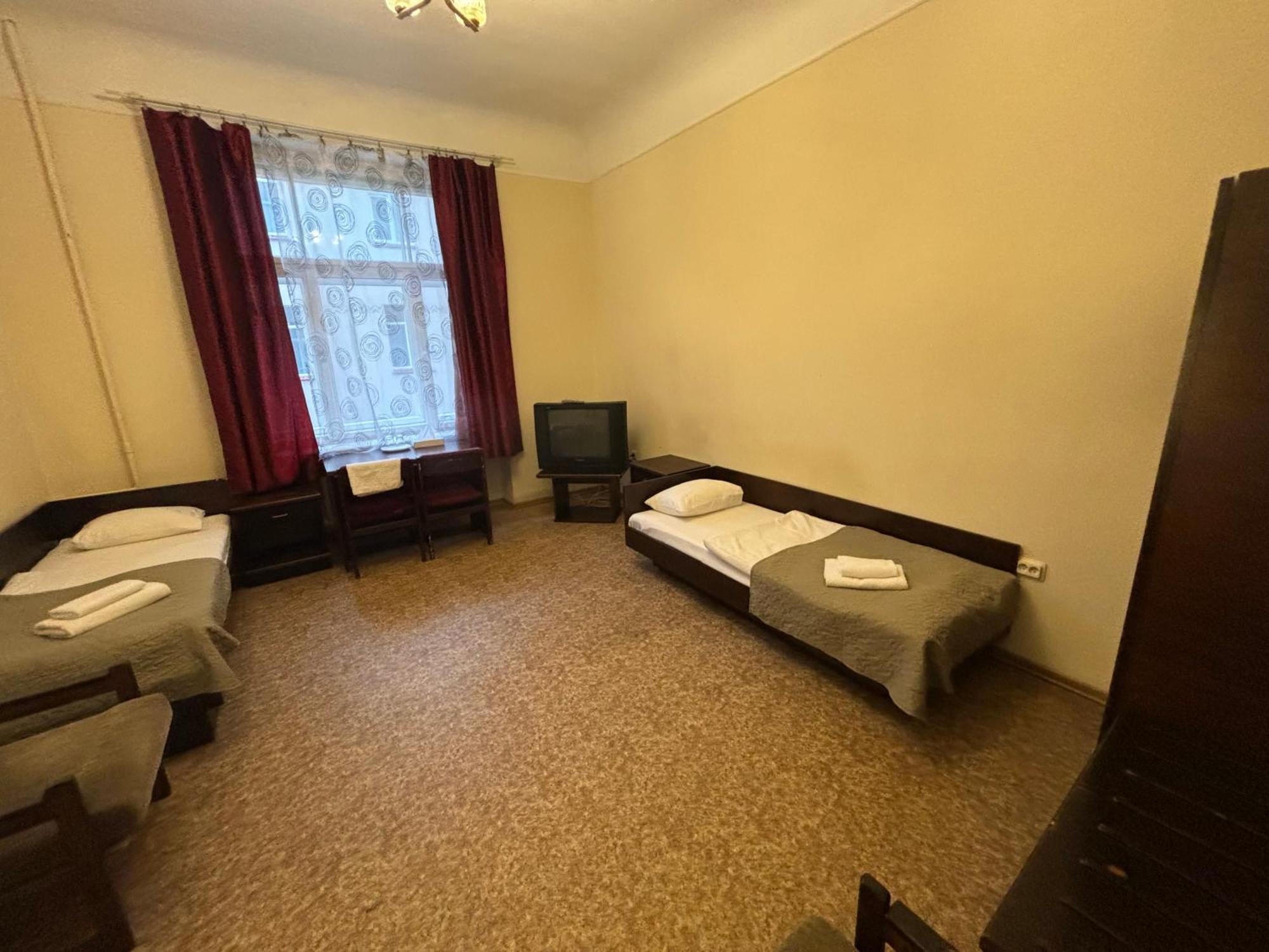 Viktorija With Private Hostal