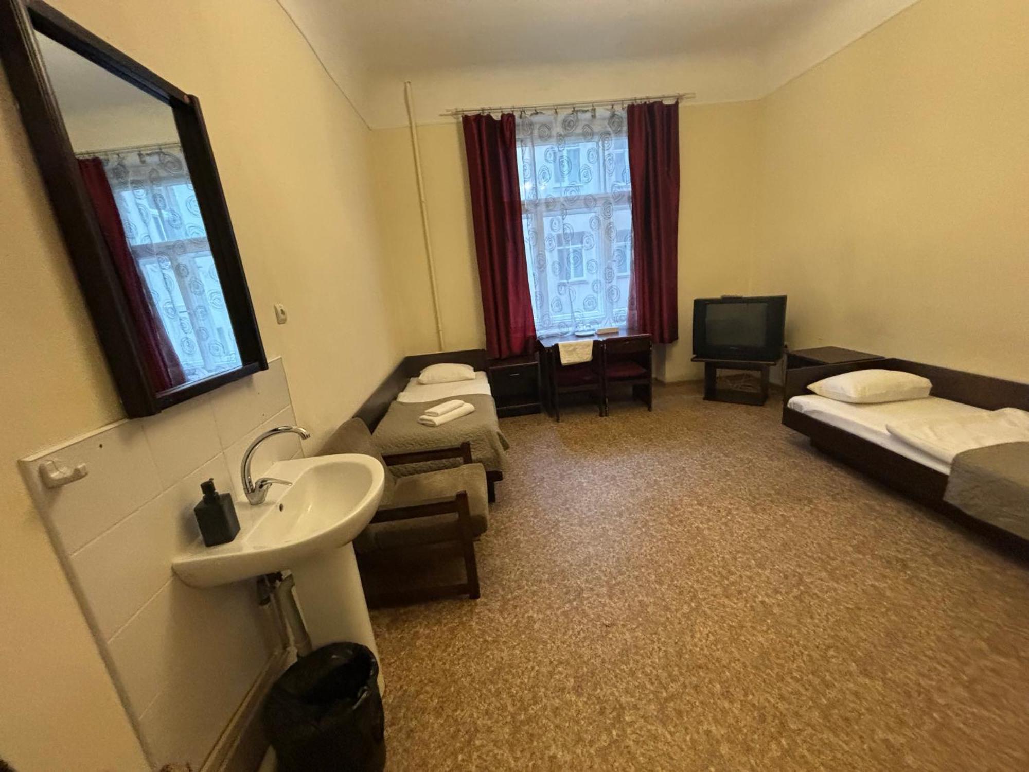 Hostal Viktorija With Private *